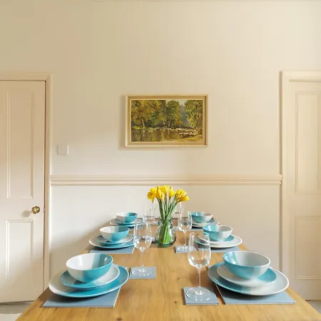 Sea Rocket - Location, Family Friendly Уитби